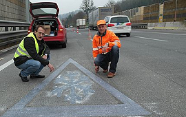 Wegenverf licht op bij vorst Wegenverf licht op bij vorst